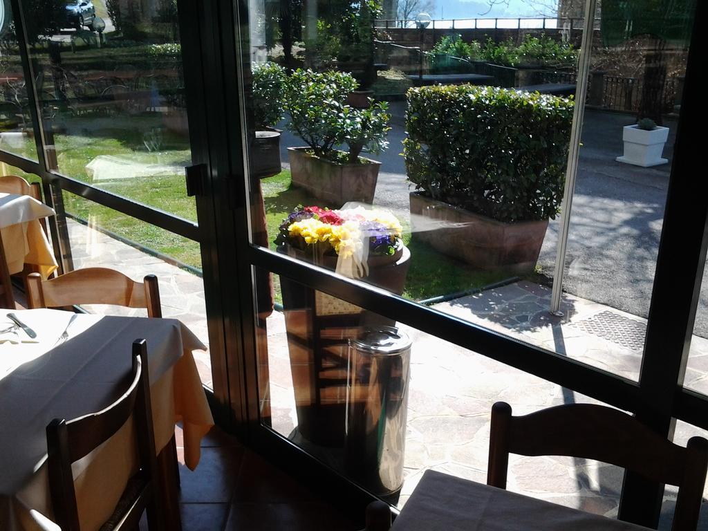 Trattoria I Bodega Hotel Abbadia Lariana Buitenkant foto