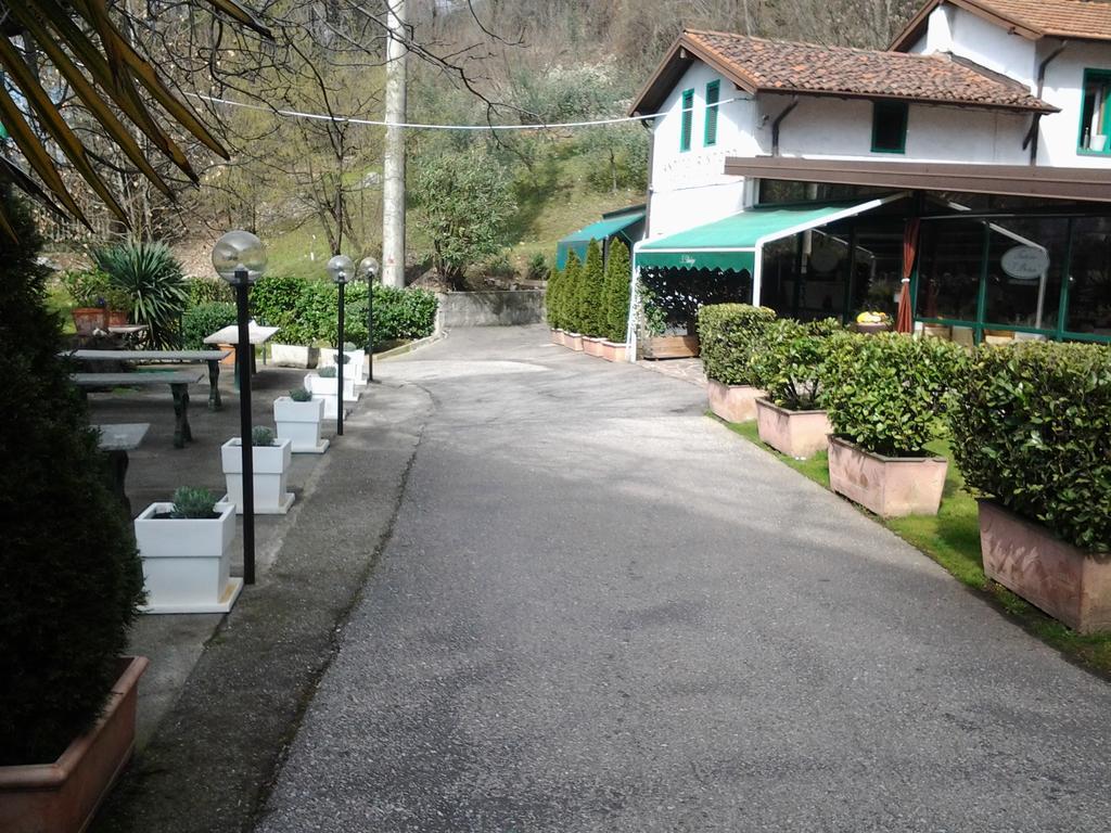 Trattoria I Bodega Hotel Abbadia Lariana Buitenkant foto